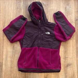 The North Face Purple Puffer Jacket with Hood and Full-Length Zipper